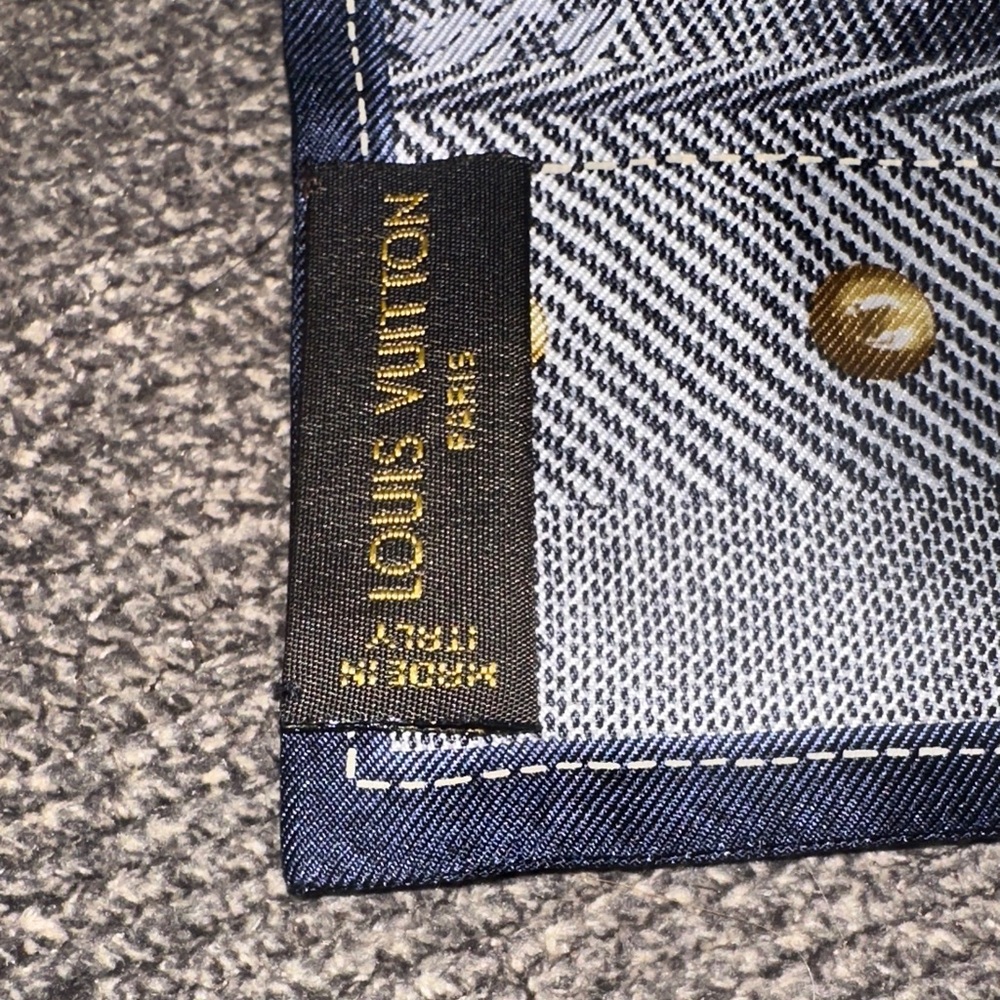 LOUIS VUITTON ❤️ M72558 Bandeau Monogram Marine Blue Denim Silk Scarf - Picture 7 of 10